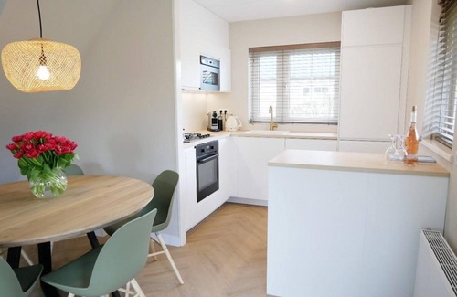 Sint Maartensvlotbrug House | Beautiful thatched villa within walking distance of forest, dunes and sea in a small-scale park in Sint Maartenszee.