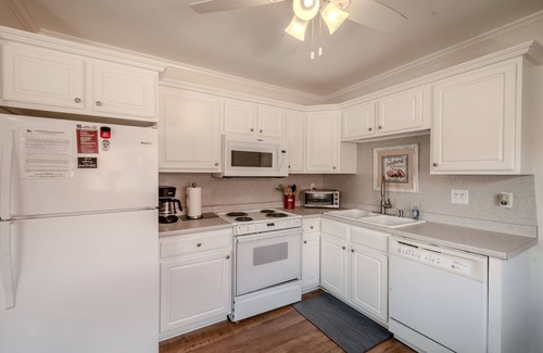 North Myrtle Beach Condo | Beautiful Oceanfront/Inlet Views 2BR/2BA Gated Condo With Pool - Sleeps 6