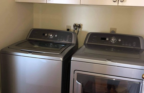 Old Orchard Beach Condo | Beautiful Oceanview 2 Bedroom Condo With Spacious Living Area