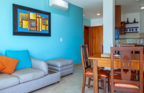 Manta Apartment | Beautiful Oceanview 2-bedroom Apartment with Pool