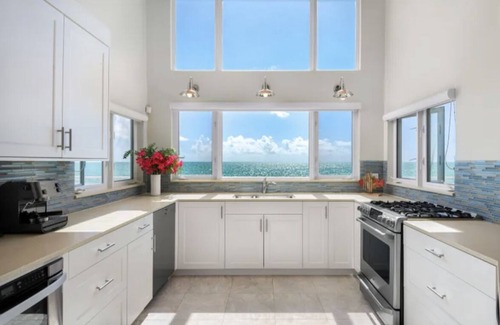 Juba Sound Villa | Beautiful ocean front villa in heart of Providenciales