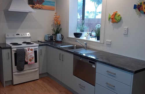 Kakanui House | Beautiful ocean view from this lovely holiday home