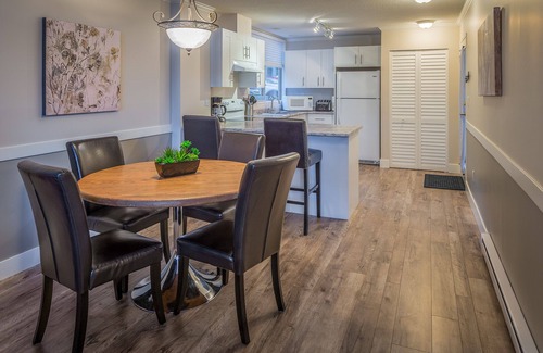 Yellow Point Condo | Beautiful Oceanfront Condo with Beach & Pool, Hot Tub and private dock