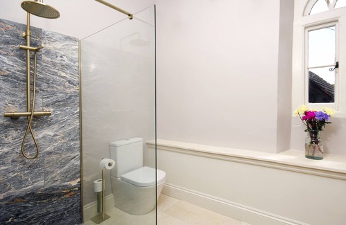 East Horrington House | Beautiful old cottage sleeps 6 near Bath