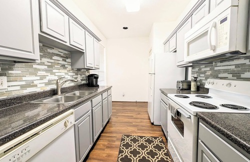 Texas Medical Center Condo | Beautiful One Bed, 10+ years Superhost, Vicinity of MD Anderson, TMC, Rice U.