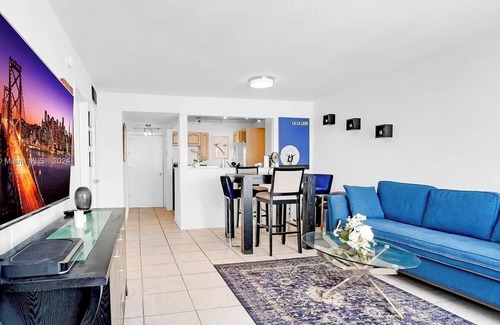 West Avenue Apartment | Beautiful one bedroom 1.5ba, Min 4 moths in the center of Miami Beach.