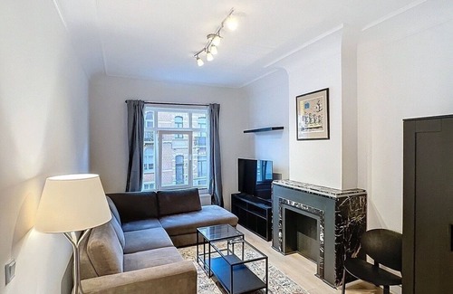 Altitude 100 Apartment | Beautiful one-bedroom apartment