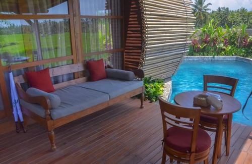 Peliatan Villa | Beautiful Open Living with Bee House