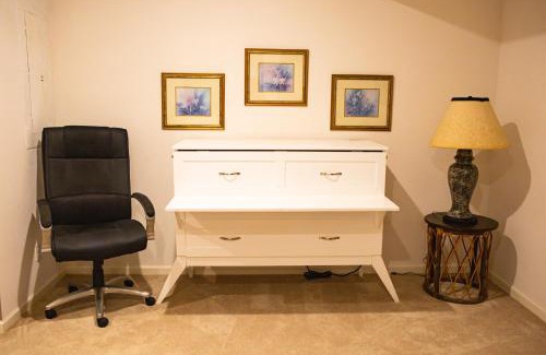 St. James Apartment | Beautiful Parkside Suite