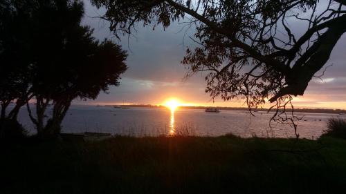 Dawesville House | Beautiful, Peaceful Estuary Views, Five Star Quality