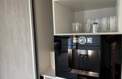 Militari Apartment | Beautiful Penthouse Lakeview W18
