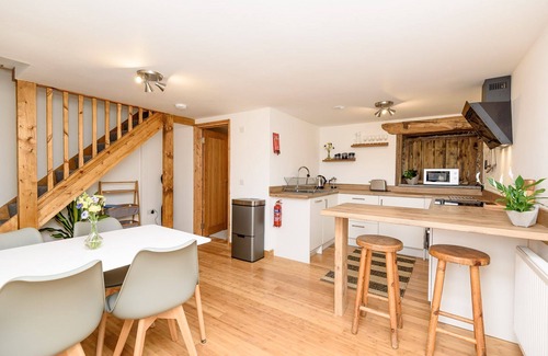 Torpoint House | Beautiful pet friendly cottage for two in peaceful location, close to the beach.