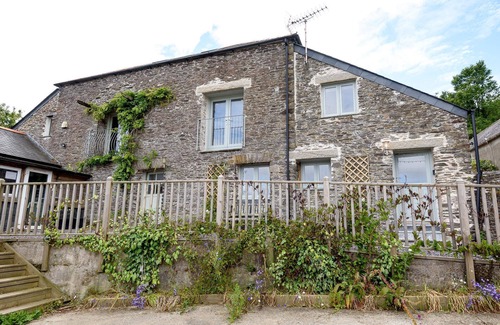 Torpoint House | Beautiful pet friendly cottage for two in peaceful location, close to the beach.