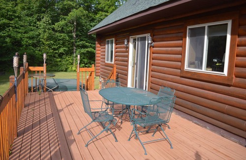 Ladysmith Cabin | Beautiful Ponderosa Pine Log Cabin - Northwoods Retreat On 10 Acres