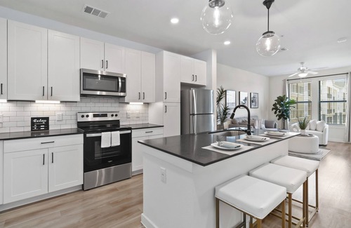 Gruene Apartment | Beautiful Pool Front Apartment, New Braunfels/Gruene, TX