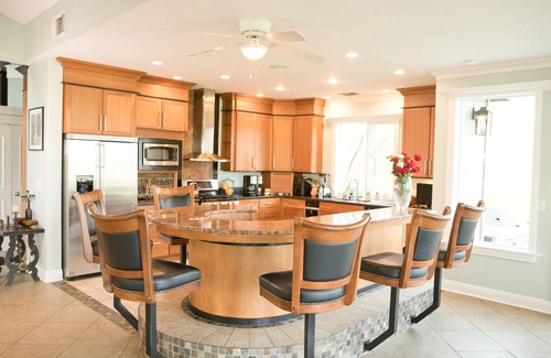 Exeter House | Beautiful pool home in foothills close to Sequoia's-