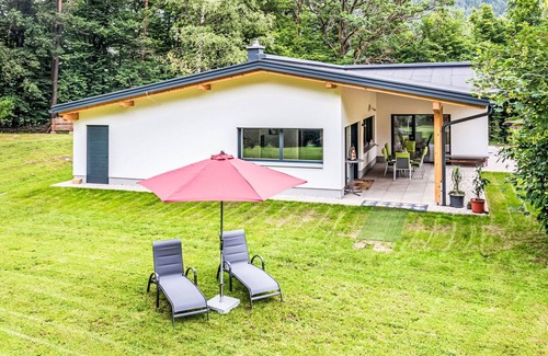 Maria Woerth House | Beautiful private villa for 7 guests with WIFI, TV, terrace, pets allowed and parking