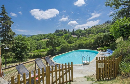 Radda in Chianti Villa | Beautiful private villa for 14 people with WIFI, private pool, TV, terrace and pets allowed