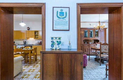 Montefollonico House | Beautiful private villa for 5 guests with WIFI, A/C, TV, patio, pets allowed and panoramic view