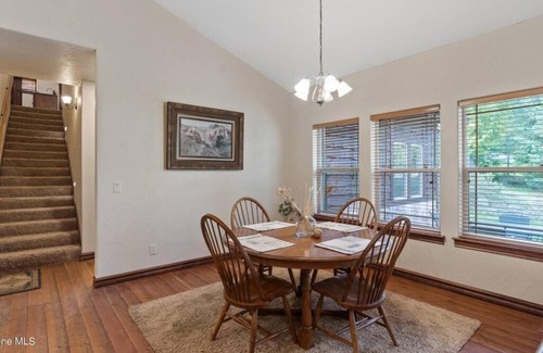 Priest River House | Beautiful Priest Lake Home on the Golf Course