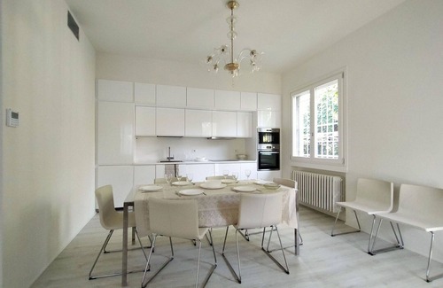 Forte dei Marmi Villa | Beautiful private villa for 12 people with WIFI, A/C, TV and patio