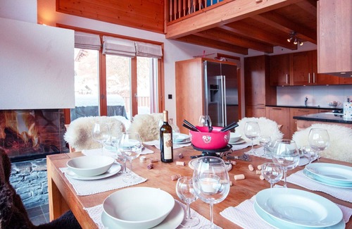 Barboleusaz House | Beautiful private villa for 8 guests with WIFI, TV, terrace and parking