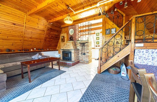 Strizovice House | Beautiful private villa for 6 guests with WIFI, TV, patio, pets allowed and parking