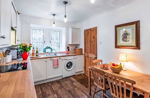 Invermoriston House | Beautiful private villa for 4 guests with WIFI, TV, patio and parking