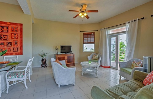 Caret Bay Apartment | Beautiful Private 2 Bedroom Apartment