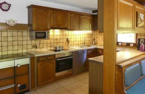 Niedernsill Villa | Beautiful private villa for 24 people with WIFI, TV, terrace and pets allowed