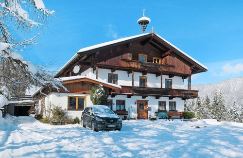 Sonnenberg Villa | Beautiful private villa for 41 people with WIFI, TV, terrace and parking