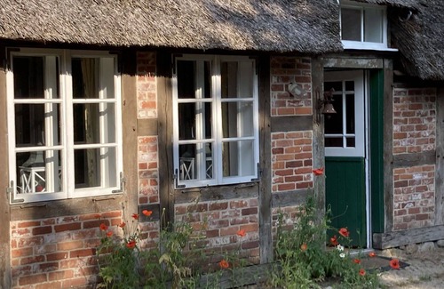 Sandbostel House | Beautiful private villa for 6 guests with WIFI, pets allowed and parking