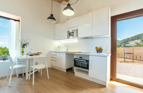 Banyalbufar House | Beautiful private villa for 2 people with A/C, WIFI, TV and patio