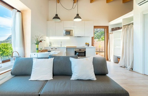 Banyalbufar House | Beautiful private villa for 2 people with A/C, WIFI, TV and patio