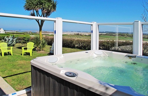 Sibiril House | Beautiful private villa for 8 people with hot tub, WIFI, TV, terrace and parking