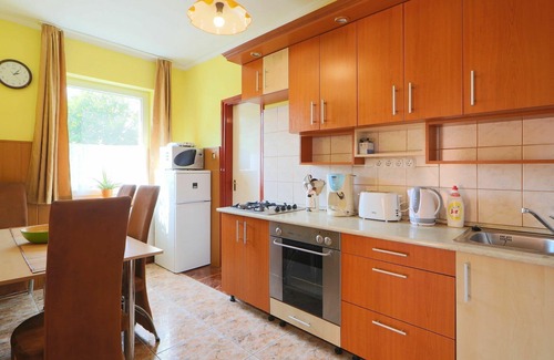 Koroshegy House | Beautiful private villa for 8 people with A/C, WIFI, TV, patio, pets allowed and parking