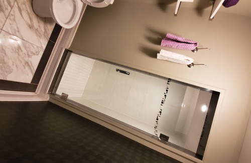 Brampton House | BEAUTIFUL PRIVATE ONE BEDROOM APARTMENT ON AIRPORT ROAD!