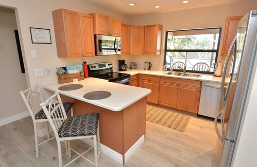Port Saint Lucie House | Beautiful Private Screened Pool/Patio Home, Recently Renovated and CLEAN!
