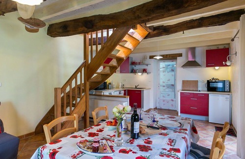 Saint-Jean-du-Doigt Villa | Beautiful private villa for 2 people with WIFI, TV, patio, pets allowed and parking