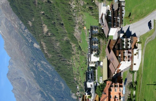 Soelden Villa | Beautiful private villa for 16 people with WIFI, TV, terrace, pets allowed and parking