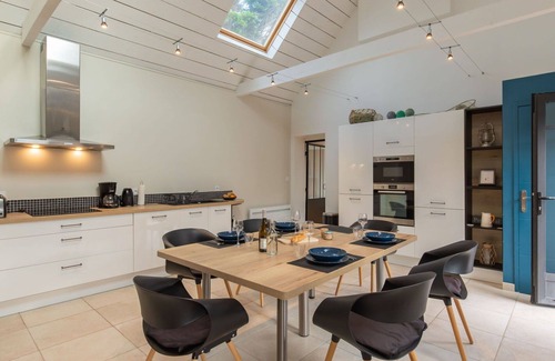 Kerlouet House | Beautiful private villa for 5 guests with WIFI, TV, terrace and parking