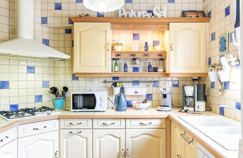 Kerlouet House | Beautiful private villa for 5 guests with WIFI, TV, terrace and parking