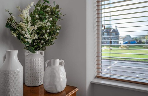 Drumnadrochit Villa | Beautiful private villa for 2 guests with WIFI, TV, patio and parking