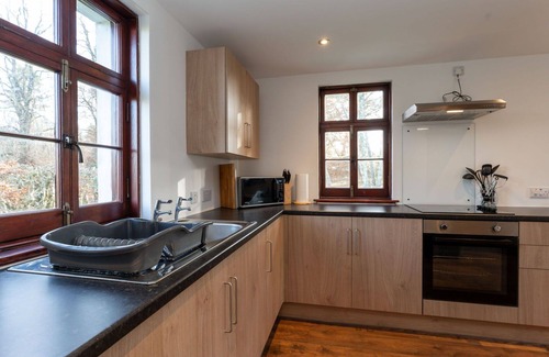 Inverarnie House | Beautiful private villa for 6 guests with WIFI, TV, panoramic view and parking