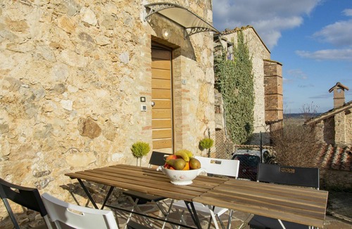 Sovicille House | Beautiful private villa with WIFI, TV, terrace, pets allowed, panoramic view and parking