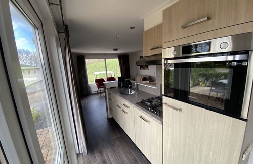 Dordtse Biesbosch House | Beautiful private villa for 4 people with WIFI, TV, terrace and parking