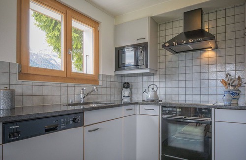 Chamoson House | Beautiful private villa for 5 people with WIFI, hot tub, TV, terrace, pets allowed and parking