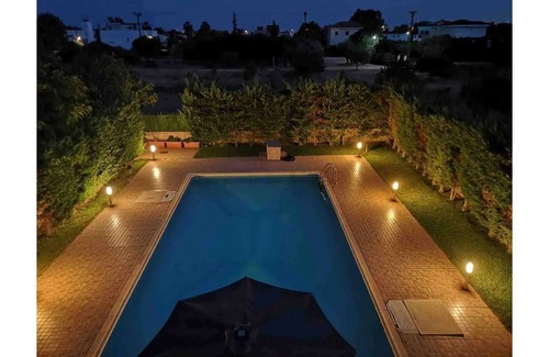 Schinias Villa | Beautiful private villa with large pool near the beach