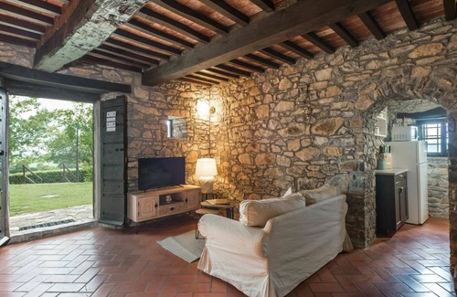 Manciano Villa | Beautiful private villa with private pool, WIFI, TV, patio, pets allowed, panoramic view and par.
