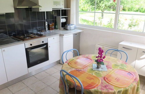 Lascaux Villa | Beautiful private villa for 4 guests with TV, terrace, pets allowed, panoramic view and parking